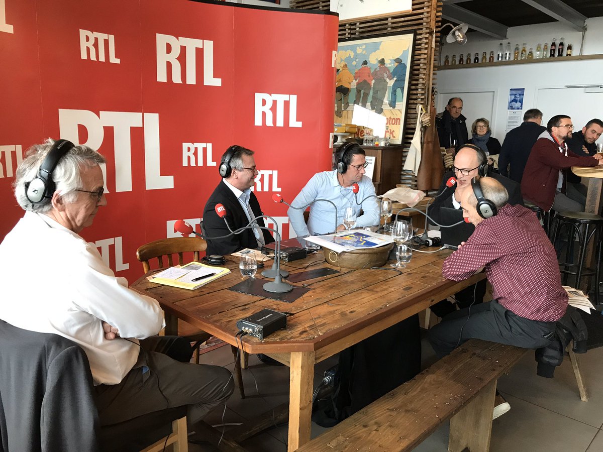 Suite du #JournalInattendu <a href="/vincent_parizot/">Vincent Parizot</a> spécial #Brexit en direct de #Roscoff jusqu’à 13h30, avec : 
➡️<a href="/jmrouebferries/">Jean-Marc Roué</a> <a href="/BrittanyFerries/">Brittany Ferries</a> 
➡️Vincent Chamaret <a href="/BCInter/">Bretagne Commerce International (BCI)</a> 
➡️ <a href="/le_nzet/">Olivier Le Nézet</a> 
➡️ Dominique Thomas
La parole aux pêcheurs et entreprises bretonnes sur <a href="/RTLFrance/">RTL France</a> ⚓️