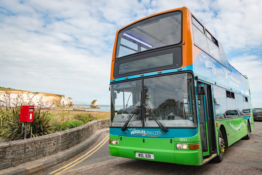 IOWTravelAMB's tweet photo. Did you know? 1️⃣ full double decker bus can take 75 cars off the road? ✅ Help us keep our Island beautiful by hopping on a @SouthernVectis bus and enjoy #IsleofWight sightseeing adventures! 😊🚍🙌  

https://t.co/JGVUuzBTpN #DriveLessSeeMore #ResponsibleTourismWeek https://t.co/z0GitIgdTM