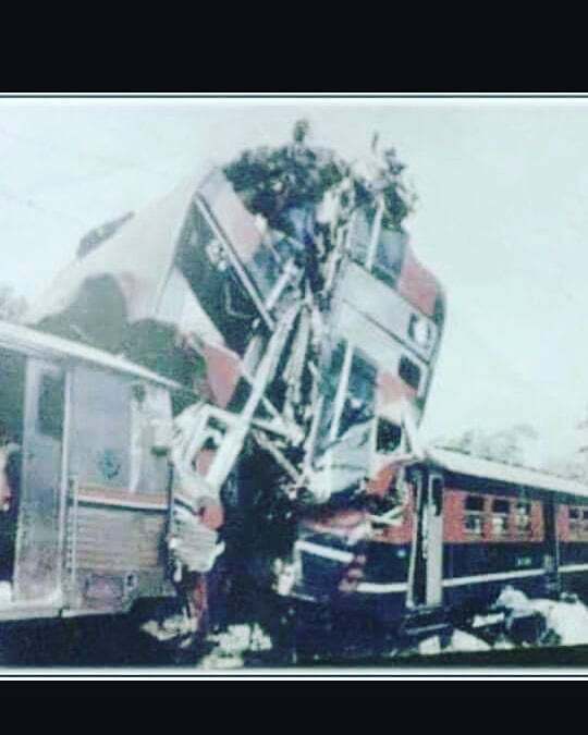 infodepok_id's tweet photo. Menolak lupa 2 November 1993 hari ini tepat 26 tahun tragedi Ratujaya Depok yang menewaskan 20 orang dan ratusan orang luka-luka, mungkin Sahabat ID dulu ada yg tahu lokasinya dan cerita kejadiannya?
#infodepok #kotadepok #depok #ratujaya #commut… https://t.co/bqsUP7NOiS https://t.co/1y83sCEair