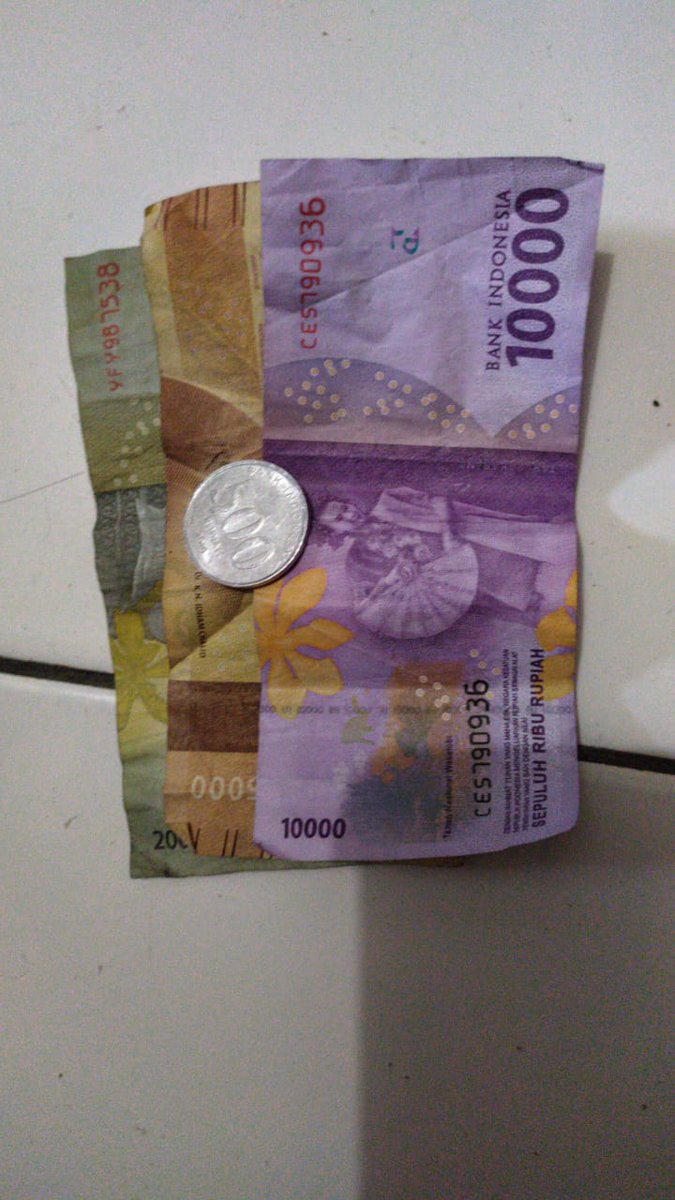 Nurkarisma15's tweet photo. Tong bangga boga kabogoh! Kabogoh maneh ge nempo aing mah ngaku na jomblo hahaha https://t.co/8PeJslc4fh