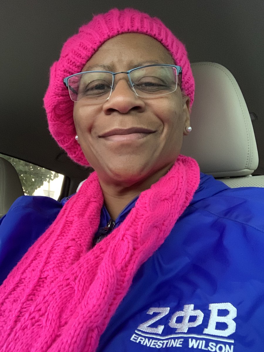 eebenita's tweet photo. Royal, Pearls, and Pink! #nashvillestrides #zphib #pizeta https://t.co/gualyvpqEO