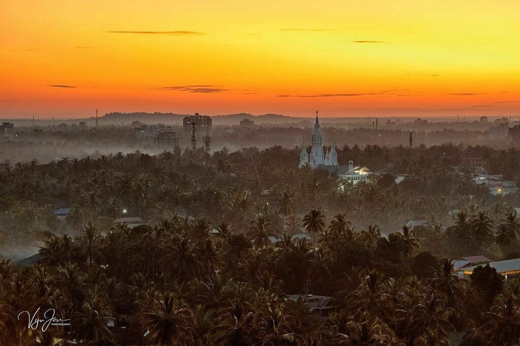 koooljoe's tweet photo. Another beautiful sunset.... #sunset #thrissur #fujifilm #xt2 #dusk #igersthrissur #keralatourism #shotonfuji #landscape #ig_travel #wanderlust #skyonfire #mirrorlesscamera #igersindia #igerskerala #instagood #vijujosephotography https://t.co/JoFUBWe5r8 https://t.co/GbiUlfMIQo