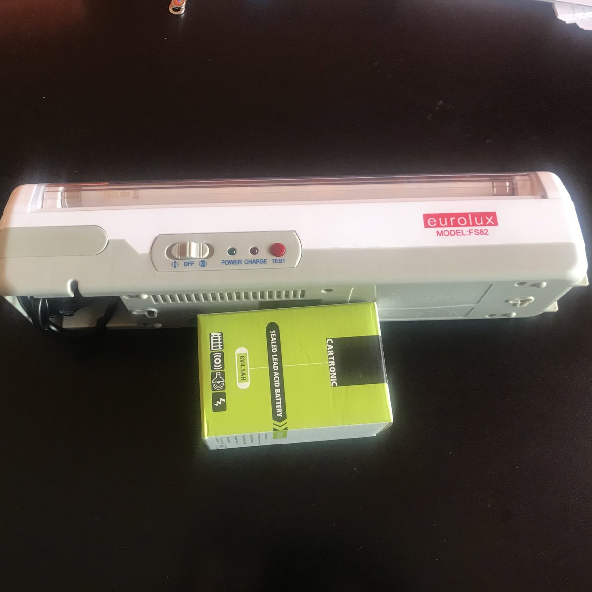 motlanalok's tweet image. @BuildersSA #Centurion #LightingDepartment appreciation tweet. This recharge lamp was not switching on despite replacing globe. #Simon &amp;amp; her colleague tested it and opened it to see what’s wrong. Only to find 🔋 battery fault. Replaced and now operational. #CustomerService 👍🏾