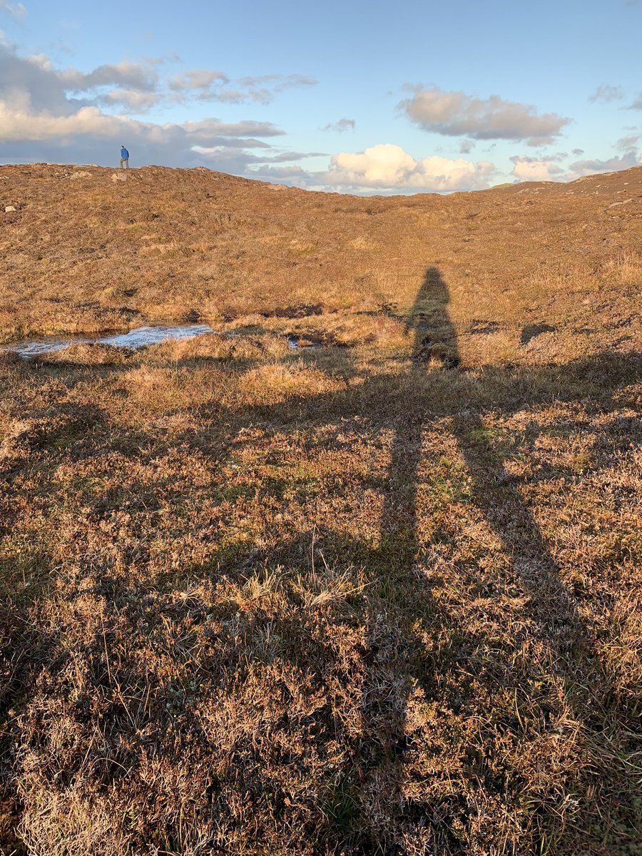 Rua2000's tweet photo. #shadowselfies for #2minbcphtochallenge10 https://t.co/qxfKILqsXk