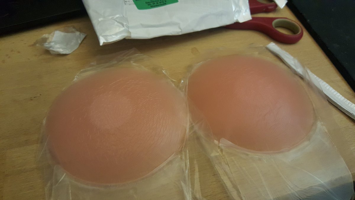 nissykim's tweet photo. My fiance has ordered a standard men's ring from @WishShopping and the package has finally arrived. That was inside😂😂😂😂😂
#wishfail https://t.co/5yZvEnji5Q