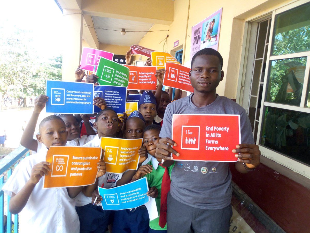 LifeInitiatives's tweet photo. World Largest lesson: Activating children for Sustainable Development Goals, SDGs.

Healthy Life Initiative (HLI) joined the World Largest Lesson to Activate children for the SDGs.

The impact was great across the country.

14th - 17th October, 2019. https://t.co/GHFWC6DFSe
