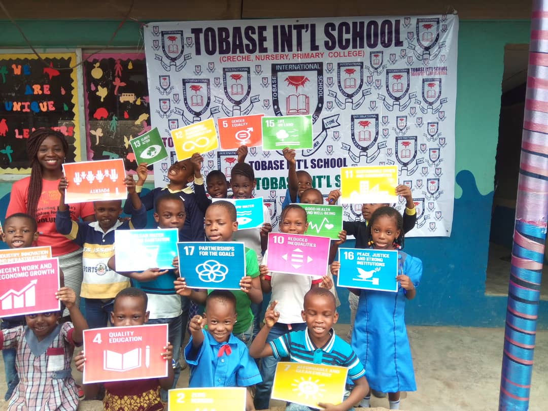 LifeInitiatives's tweet photo. World Largest lesson: Activating children for Sustainable Development Goals, SDGs.

Healthy Life Initiative (HLI) joined the World Largest Lesson to Activate children for the SDGs.

The impact was great across the country.

14th - 17th October, 2019. https://t.co/GHFWC6DFSe
