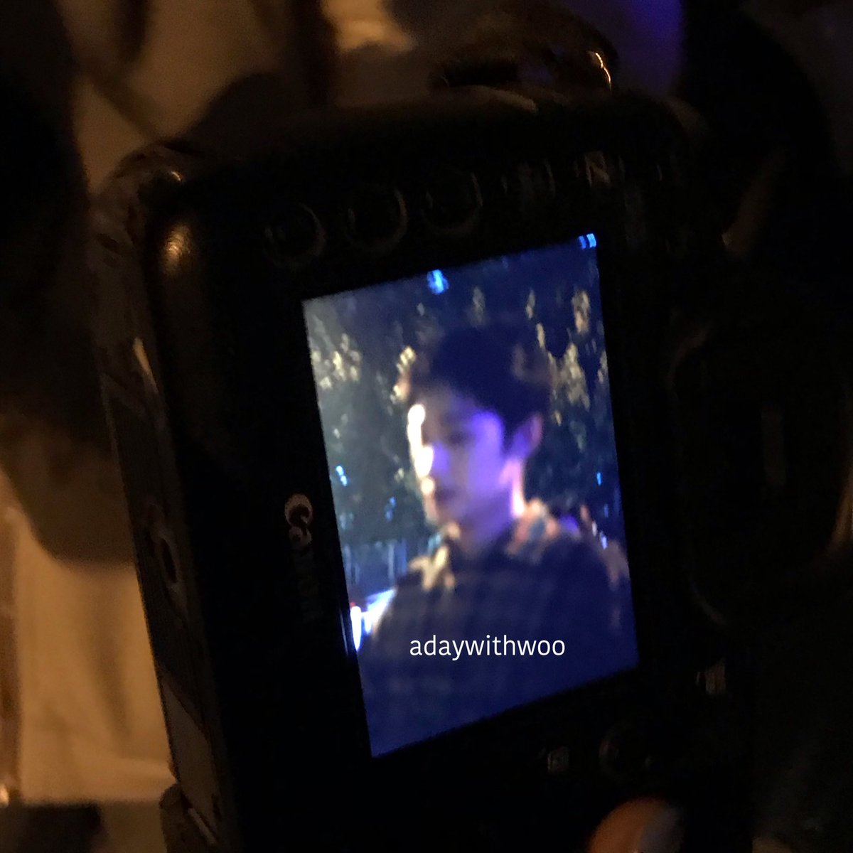 guanhoonie's tweet photo. Last months ago, kuanlin clip appearance on ab6ix for sbs super concert. Now, kuanlin come to ab6ix fansign.

How this man love too much and giving a lot support to his brother😭💚 https://t.co/wKah9jDe4F