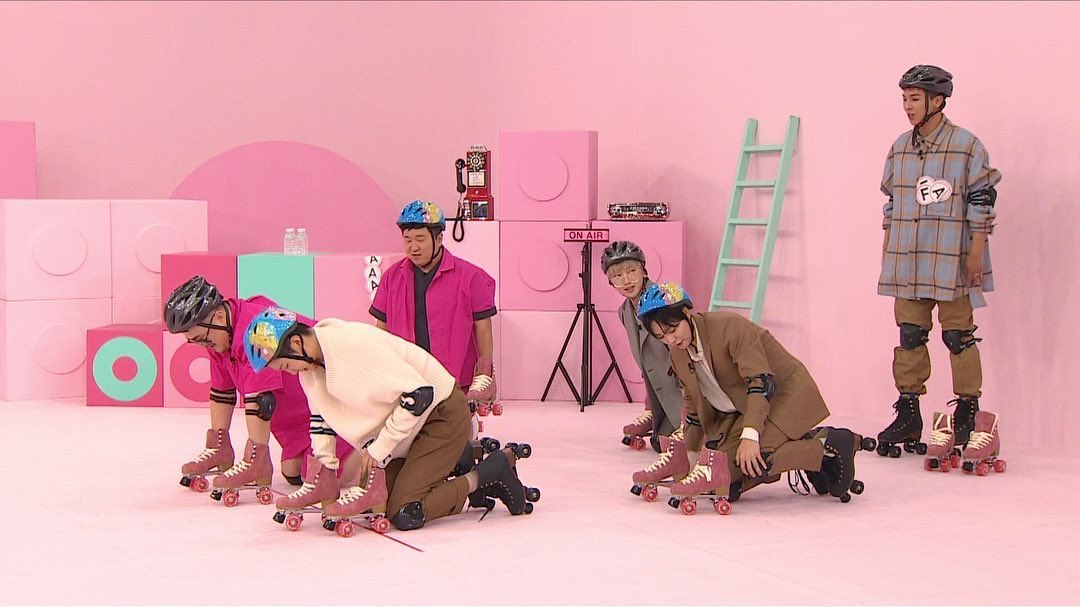 seunghoonupdate's tweet photo. [IG] 191102 HOONY’s comment on Idol Room post

#HOONY: I pray that this would be chosen as an official sport in 2058 Olympics 🙏🏻 A breathtaking four feet roller skating 

#SEUNGHOON #WINNER #이승훈 #위너 #WINNER_CROSS #WINNER_SOSO @yginnercircle https://t.co/jlCghP1Kho https://t.co/DPfWR63e57