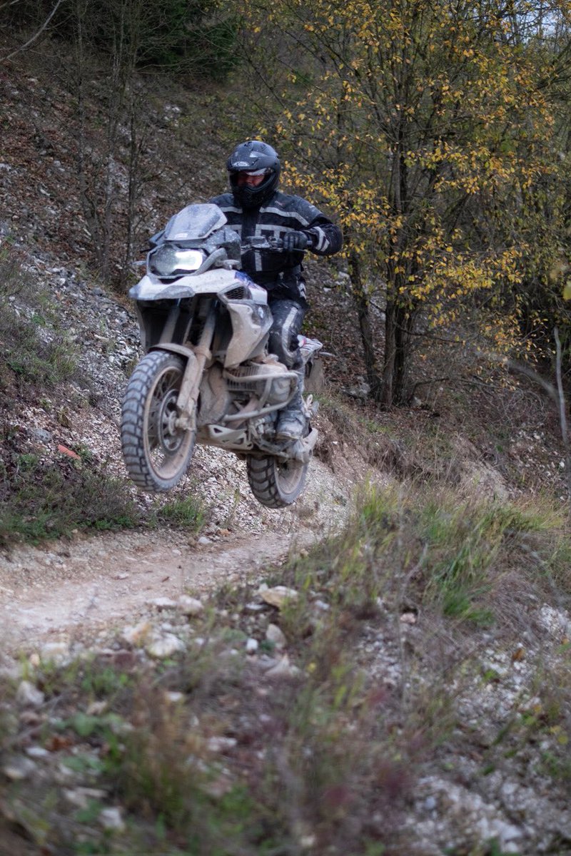 EdwinTamboer's tweet photo. Altijd leuk om een stukje te toeren met de nieuwe BMWR1250GS @enduroparkhechlingen @BMWMotorrad #Heerlijkemotor #Enduropro https://t.co/hSt42zEMk0