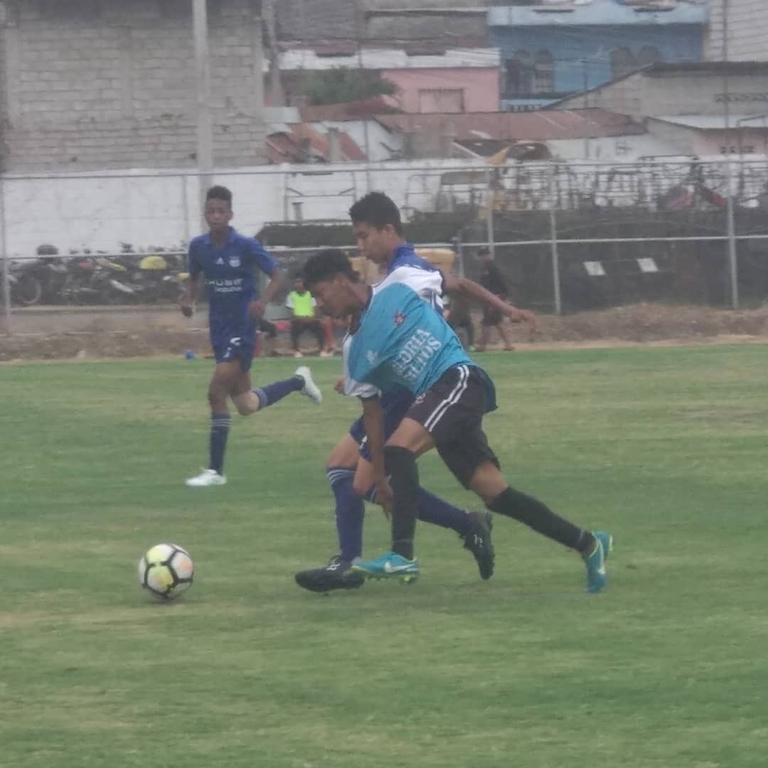 GloriaSaltosFC's tweet photo. Sub 15 queda eliminada por @csemelec  en el torneo @aso_guayas https://t.co/sEqao2ZUTh
