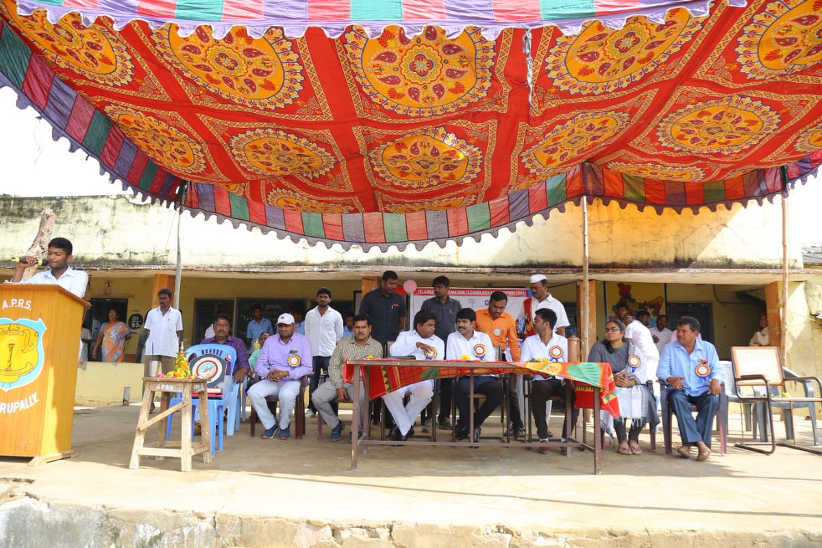 CollectorMulugu's tweet photo. Digital Literacy program in Mulugu District all Govt schools.  #DigitalIndia #TITA #Telangana #digitalliteracy #digitalyatra  @jayesh_ranjan @KTRTRS  @CollectorMulugu @samajidevender https://t.co/YWSJkz4szt