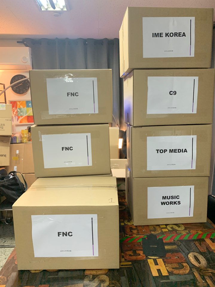 globalby9's tweet photo. 📌 INFO.

Some boxes have been sent to the various agencies of BY9 members. The boxes have the following content:

- Office supplies.
- Commercial proposal for BY9.
- Handwritten letter.
- Fan-song created especially for BY9.

Thank you for your continued support. https://t.co/xfMlObA7lK