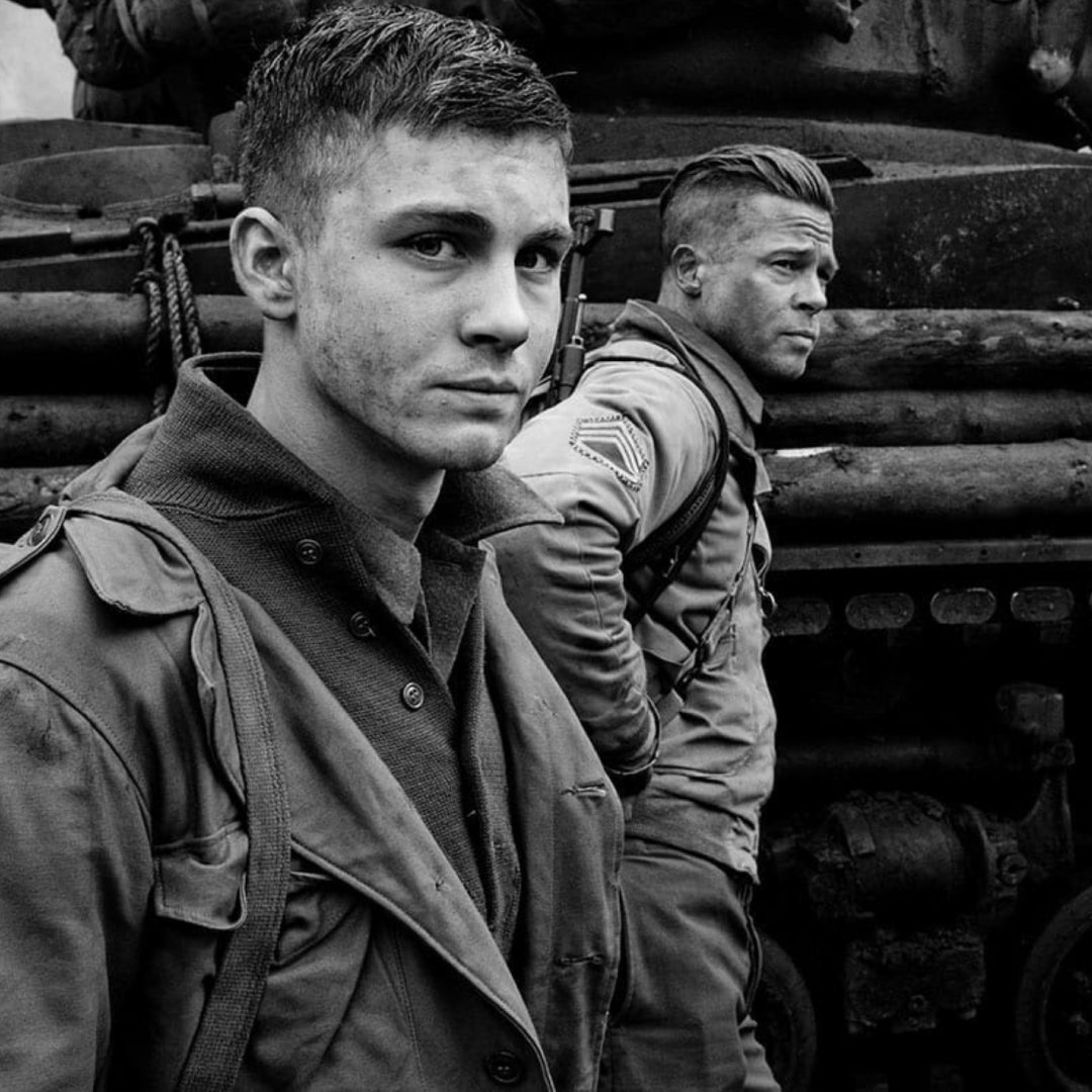 Military clothing has always had a strong inspirational direction on today's wardrobe.
Inspiring shot from Fury - 2014.

#workwear #engineering #fury #bradpitt #blackandwhitestyle #moviestyle #whattheywore #militaryclothing #oldschoolclothing #loganlerman #poloshirt #overshirt