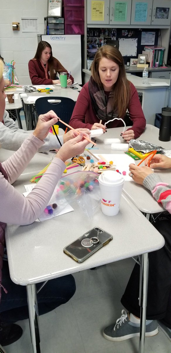 SharonS02756907's tweet photo. Tinkering to solve mathematical problems!#aacpstlc19 https://t.co/gSa4HLadb1