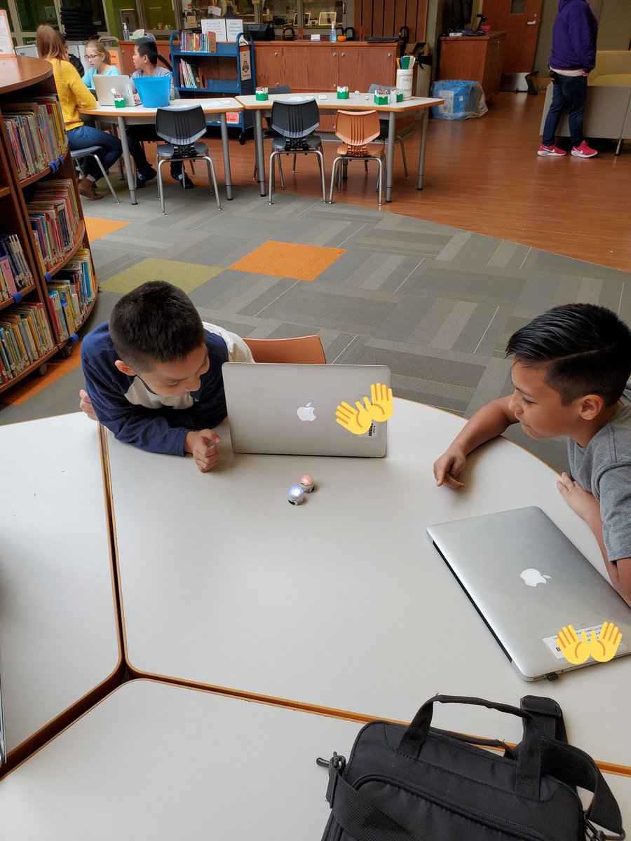 ElsieJohnsonIC's tweet image. Dancing Ozobots! 🤖🤖 4th Ss had a blast using Ozoblockly to code their @Ozobot. So many smiling faces ❤️ #HappyFriday #TechTimeWithMsDiBiase @ECJSchool @CCSD93 @4MunterCassidy