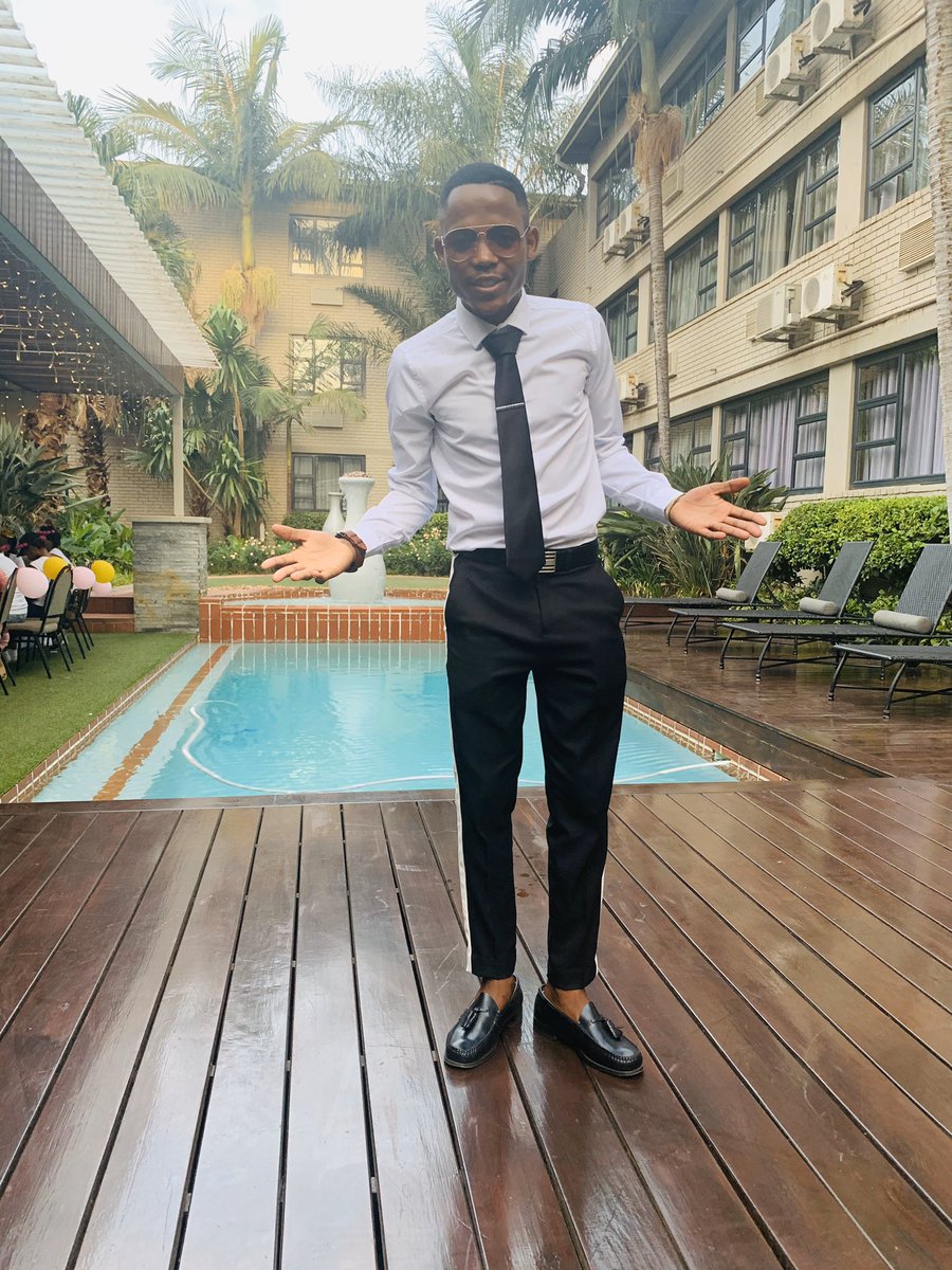 MMakgonye's tweet photo. The Boy Is Focused ππ#PromathsAlumni Gala Dinner 2019 Pretoria π https://t.co/YyYk6dd6ex