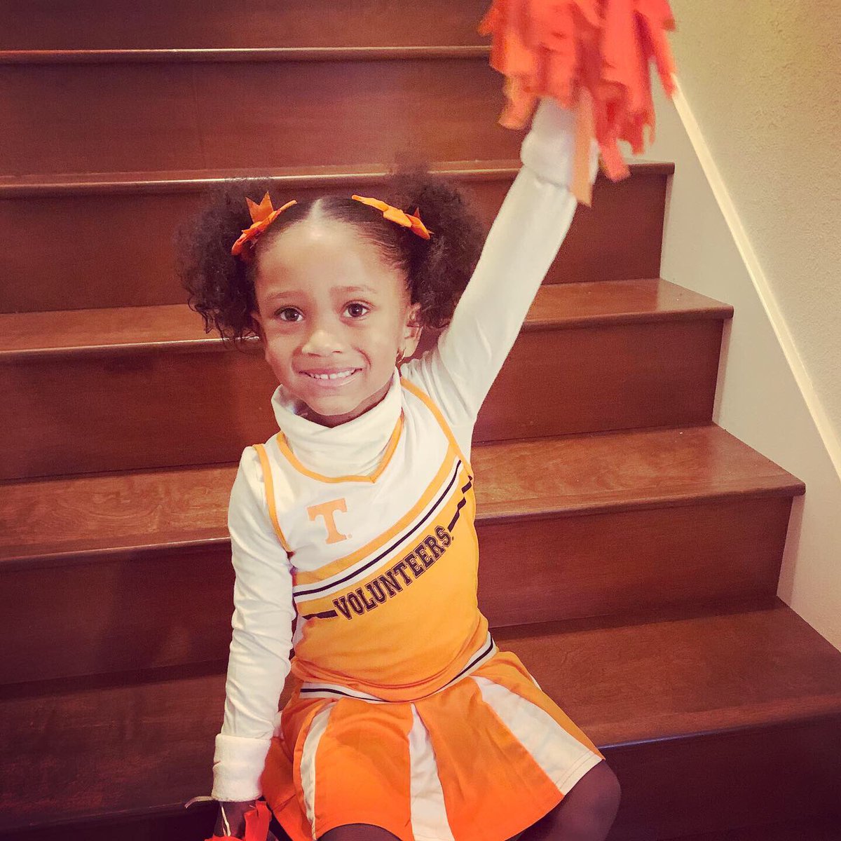 mcgeelisa0324's tweet photo. 17 years ago my only daughter’s viewing was on Halloween and I was so depressed the other day but your comments about my little cousin made me smile so I posted a few more pics Folllow her on Instagram @ziyalegacy she’s 3 y/o with the most personality IT’S HOMECOMING GO VOLS  🧡 https://t.co/VOhCE7I6oY