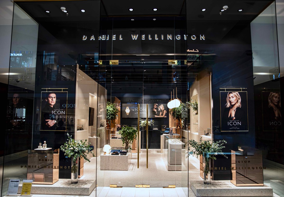 Postimpressionisme krave Indrømme Daniel Wellington on Twitter: "Our new flagship store steals the show in  one of the biggest malls in the world: The Dubai Mall! 💥 Our store is  located on the first floor,