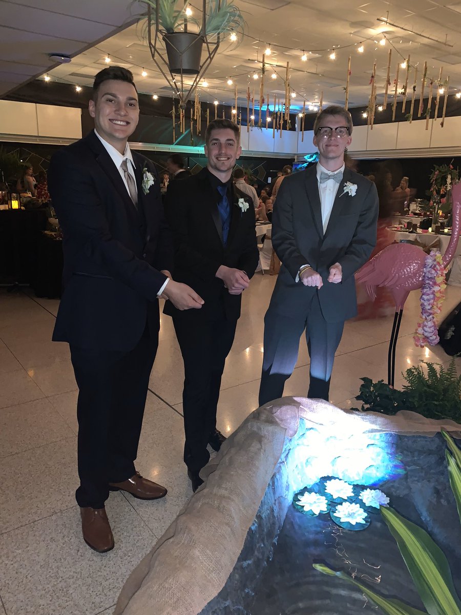 This one goes out to one of the fisherman, happy birthday <a href="/LukePena85/">Luke Pena</a> party hard🥳