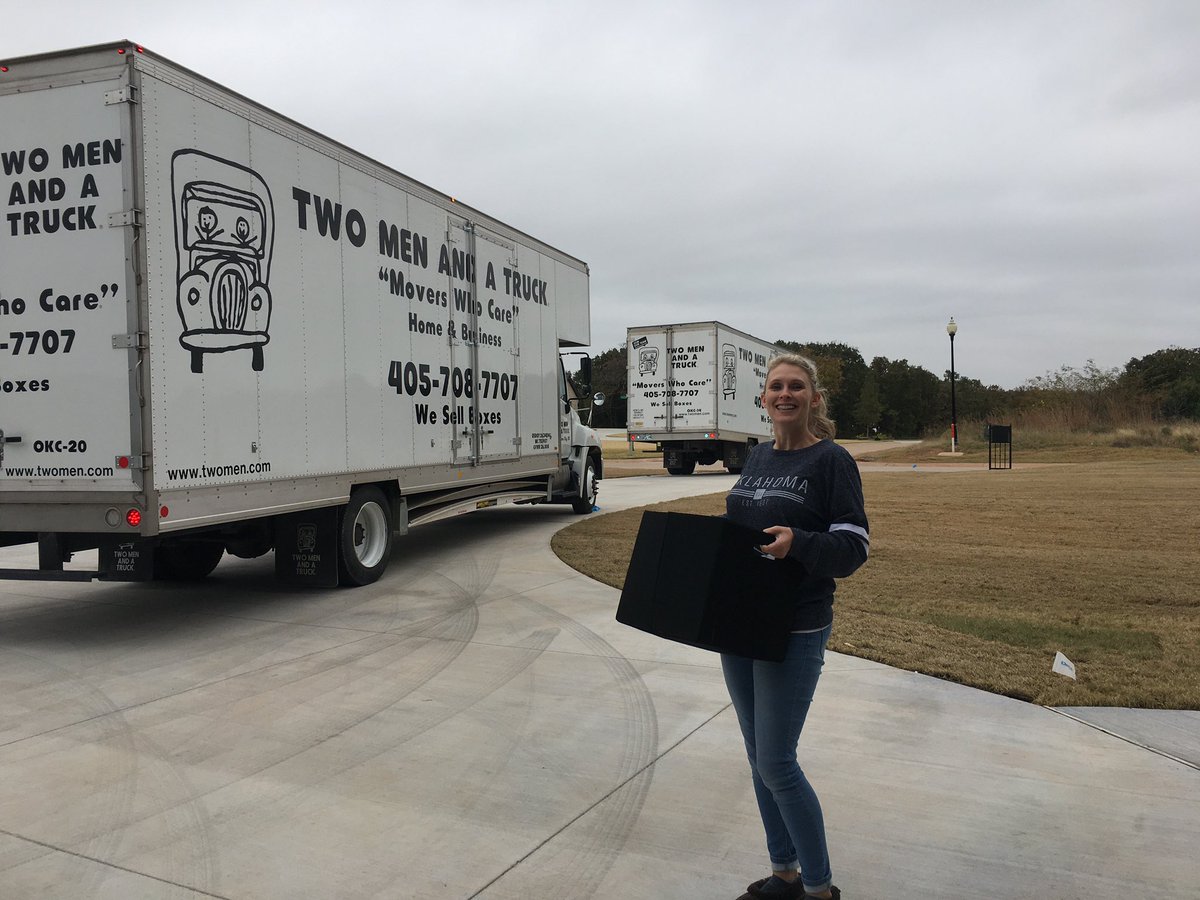 realifecasey's tweet photo. We moved in this week! The house is the same overall design as the one we built in Missouri 15 years ago so it feels so much like HOME already. My favorite part just might be that there is a washer in my closet 👊🏻😏. Now it’s time to unpack and stop eating out every meal 😋. https://t.co/LOriGwEE1n