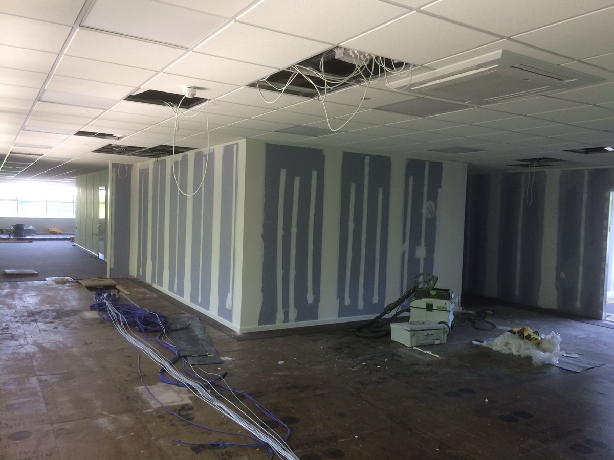 PartridgeInt's tweet image. The apprentice! #partitions #windows #suspendedceilings #tape&amp;amp;jointing @chemetall