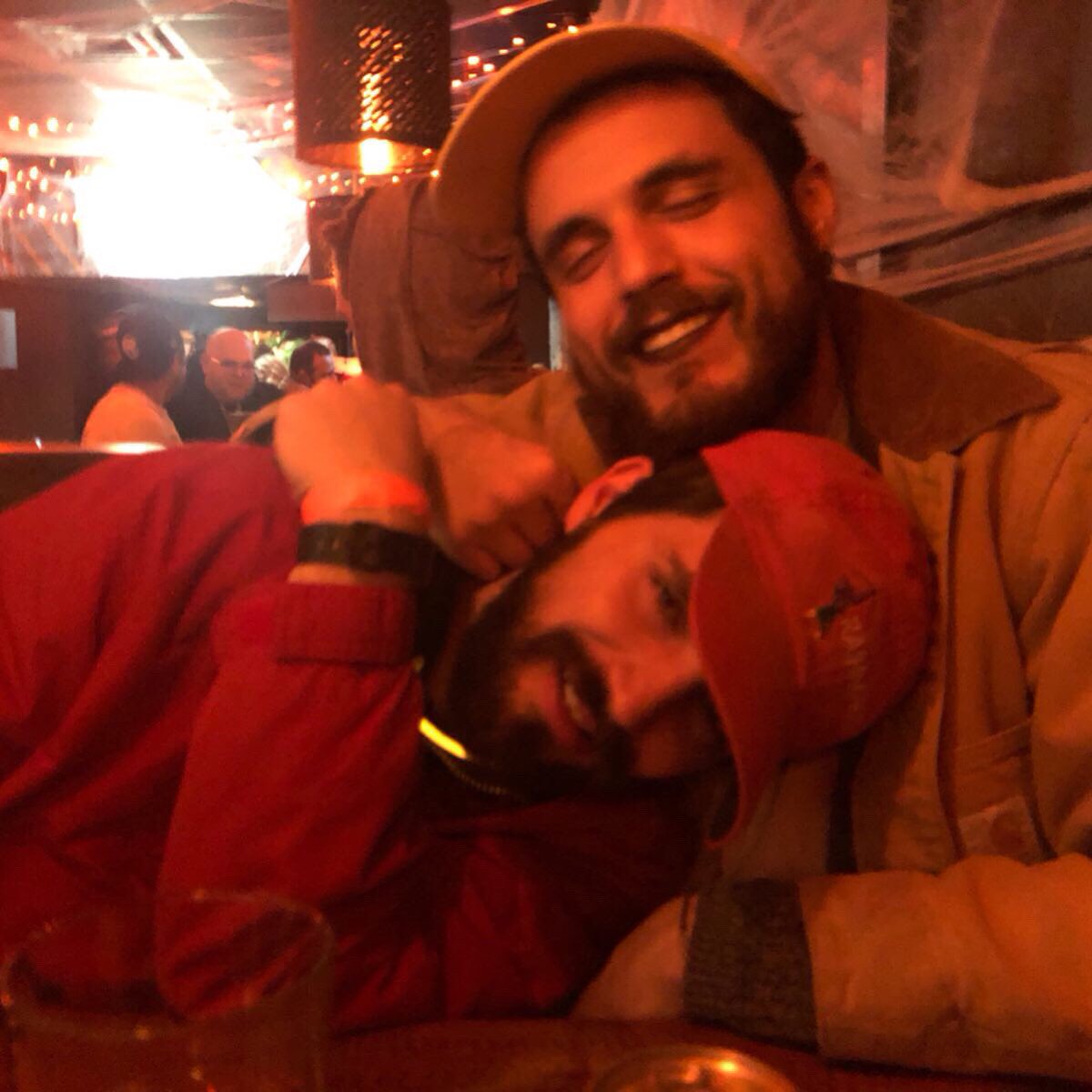HookupBand's tweet photo. playing a show tonight - 10pm sharp @51stSpeakeasy !! see you there? ☺️ https://t.co/2hgCls5ZCz