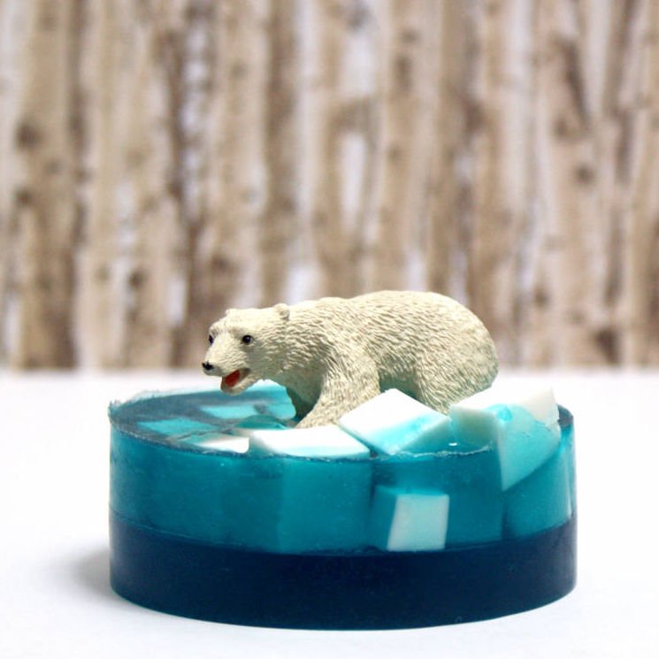 soapdeli's tweet photo. This super cute homemade polar bear soap is easy to craft and makes a fun homemade Christmas gift. Learn to make yours now! (The kids can help!) https://t.co/P7nR7TF3Vq
#soap #soapshare #artisansoap #handmadesoap #soapmaking #handcraftedsoap #hellobosscreative https://t.co/KyE68KBEez