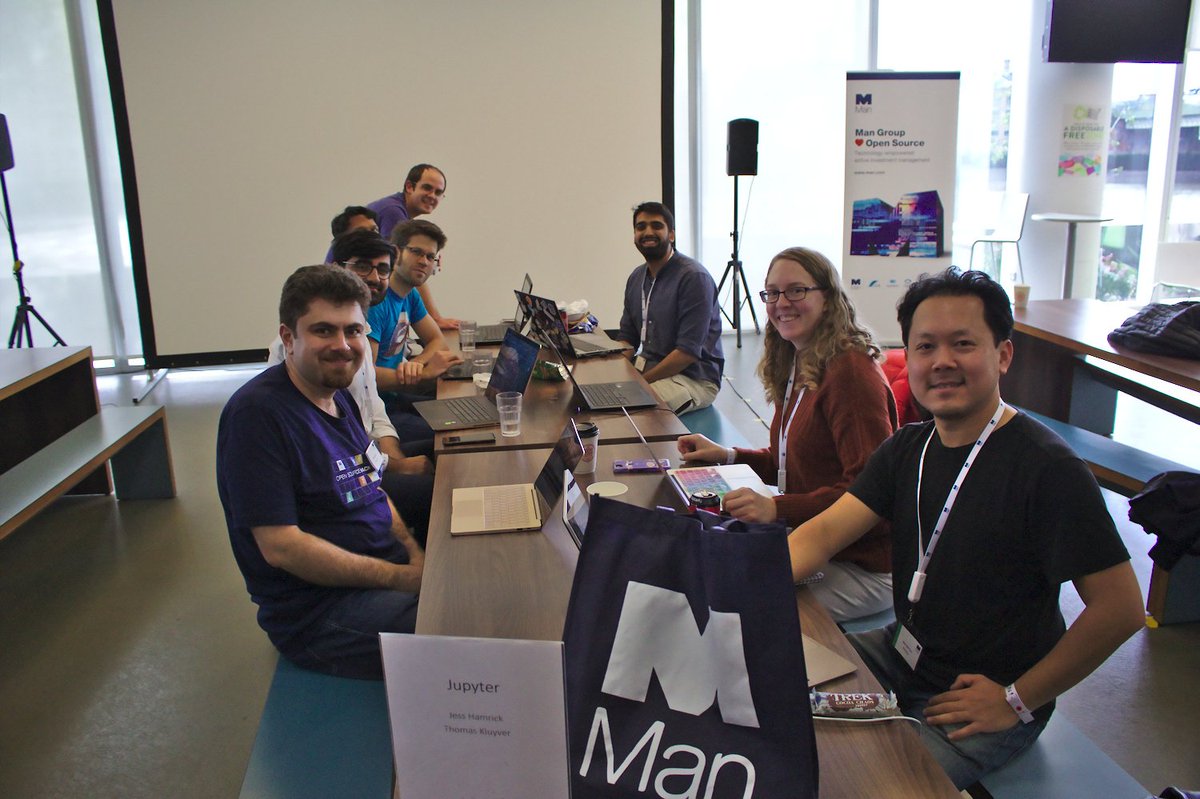 ManQuantTech's tweet image. Coding in session... the Jupyter team working on various issues #interactivemodels #notebook #visualisation