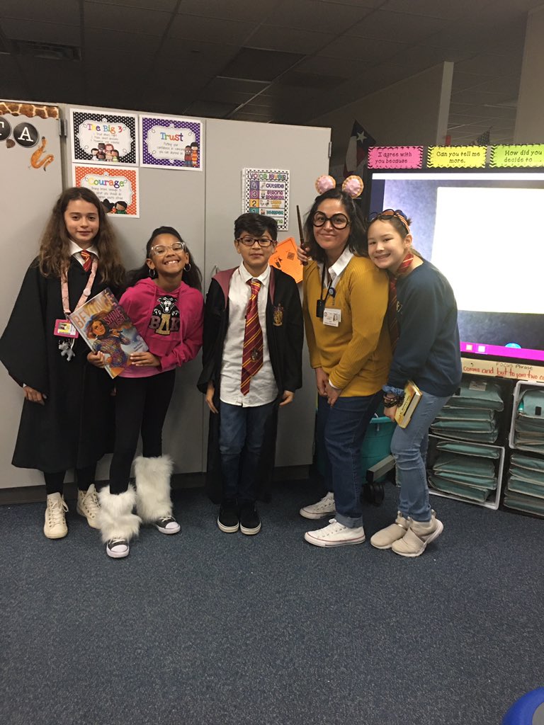 MrsRivera5th's tweet photo. Book Character day @KirkElementary https://t.co/qfOCMkNfQb