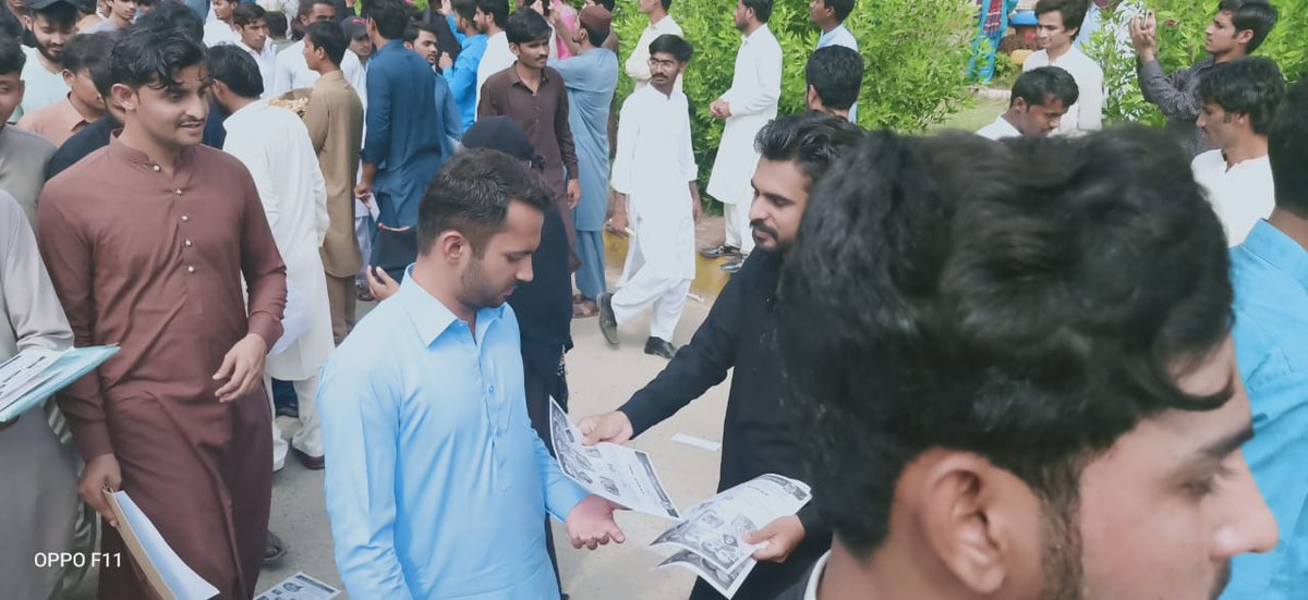 PSF_Sarfraz's tweet photo. On the Intruction of President SPSF Mansoor Shahani Well comes new comers in Sindh University and Invited them for protest for Restoration of Student Union in Karachi on 4 November.
#RestoreStudentUnion
#JoinOurStruggle https://t.co/Ae8BIYC898
