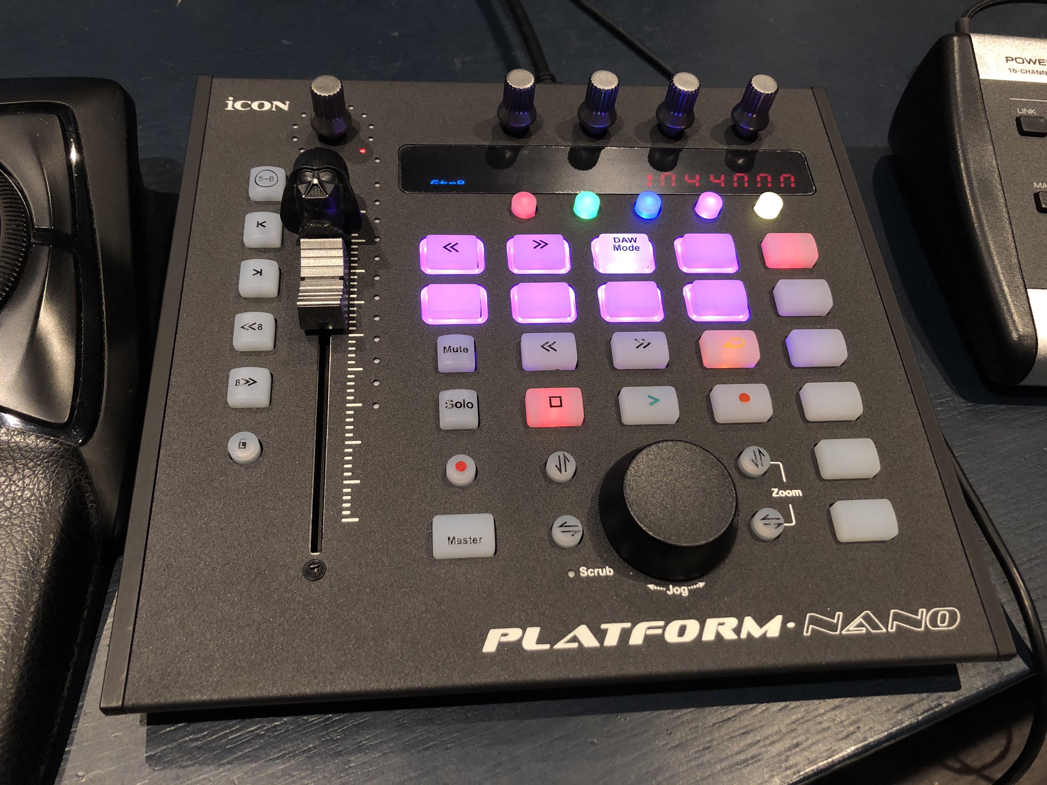 icon PLATFORM NANO MIDIコントローラー