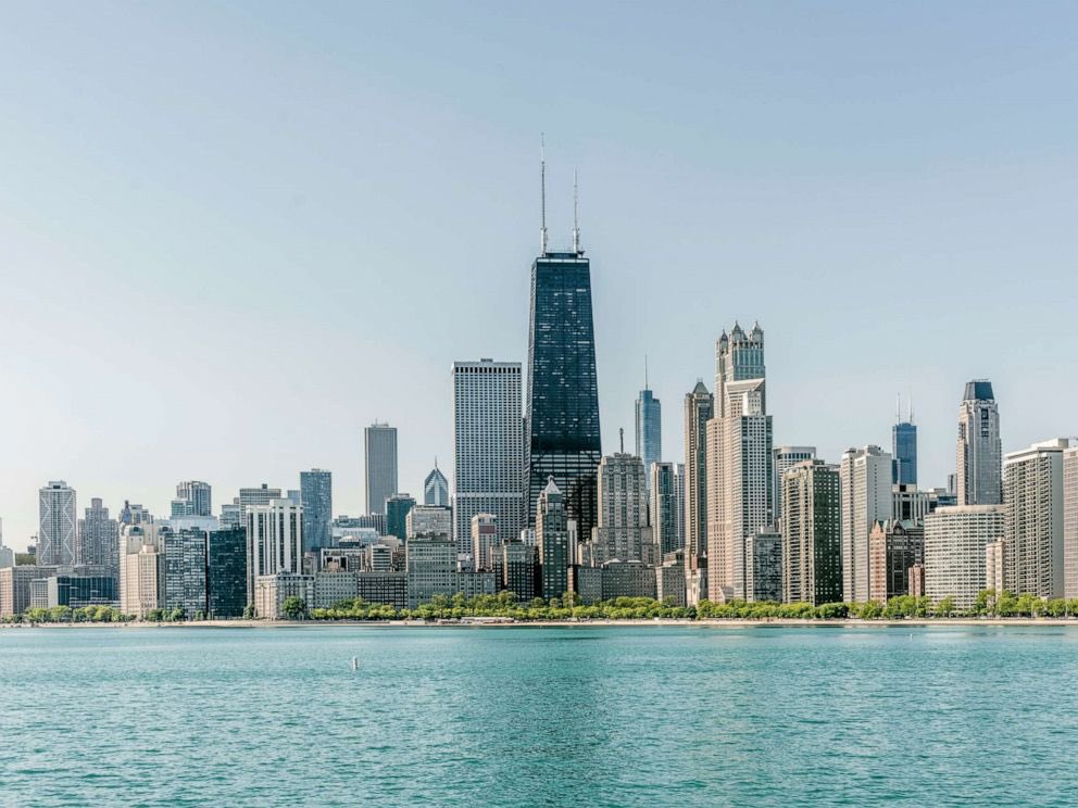 liftandhoist's tweet photo. #chicago bound looking forward to client meetings with @CaldwellRenfroe and @OZLifting #bridgerhowes @BridgerHowes @richhowes @British_Airways https://t.co/r8bwUv9aSL
