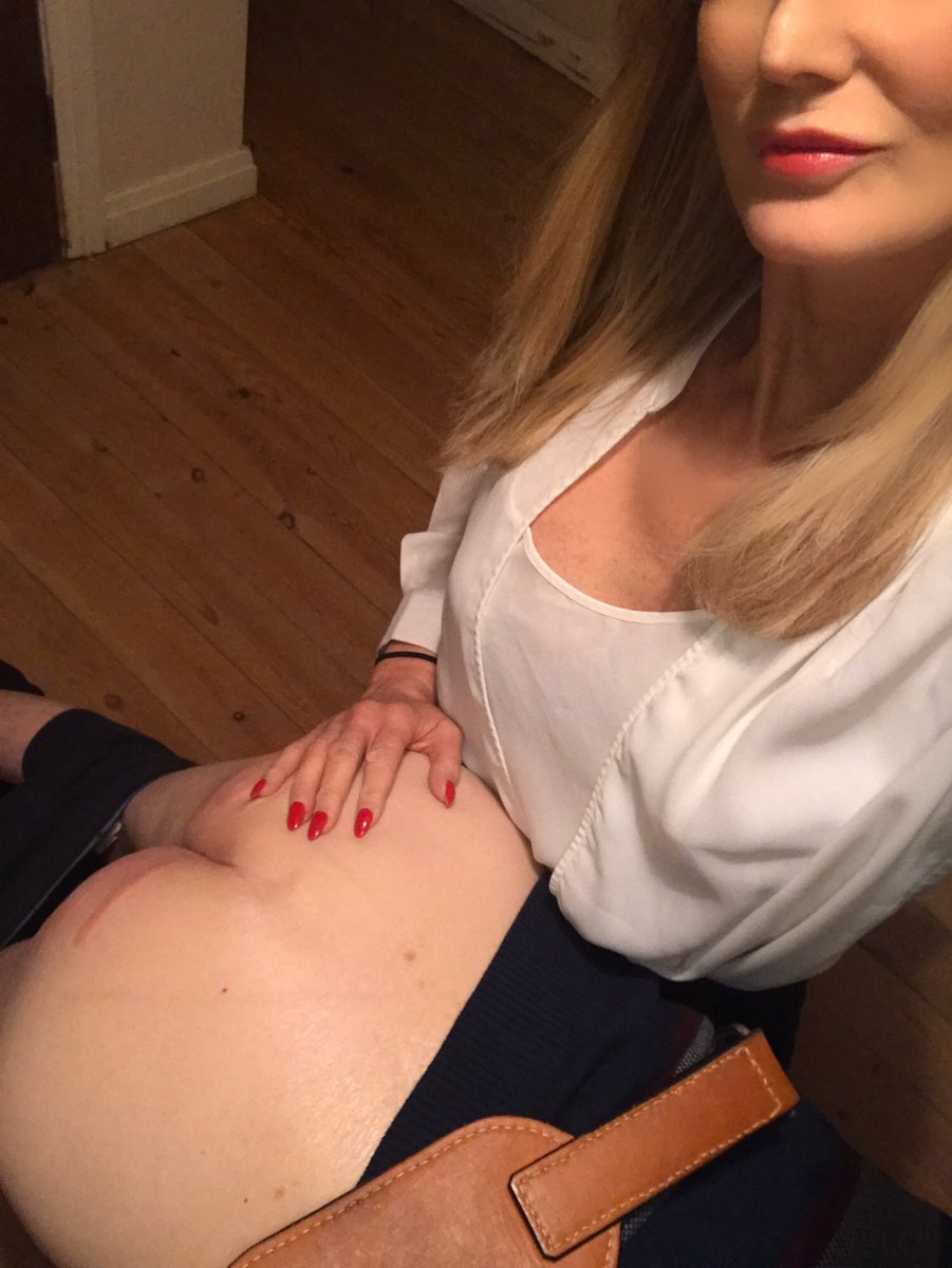 ScarletDomina's tweet photo. Saturday sore bottoms. Have a good weekend everyone. 
#OTK #Spanking https://t.co/dAVGV0SMwu