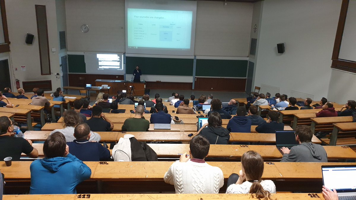 PicardParis's tweet photo. Beaucoup d'intérêt pour le processus de lisibilité du code chez Google, ou comment déployer du Python en toute sérénité aujourd'hui & demain, ou encore comment être fier de son code des années après ;) Merci Bruno !
#PyConFr2019 https://t.co/qva09rYVFh