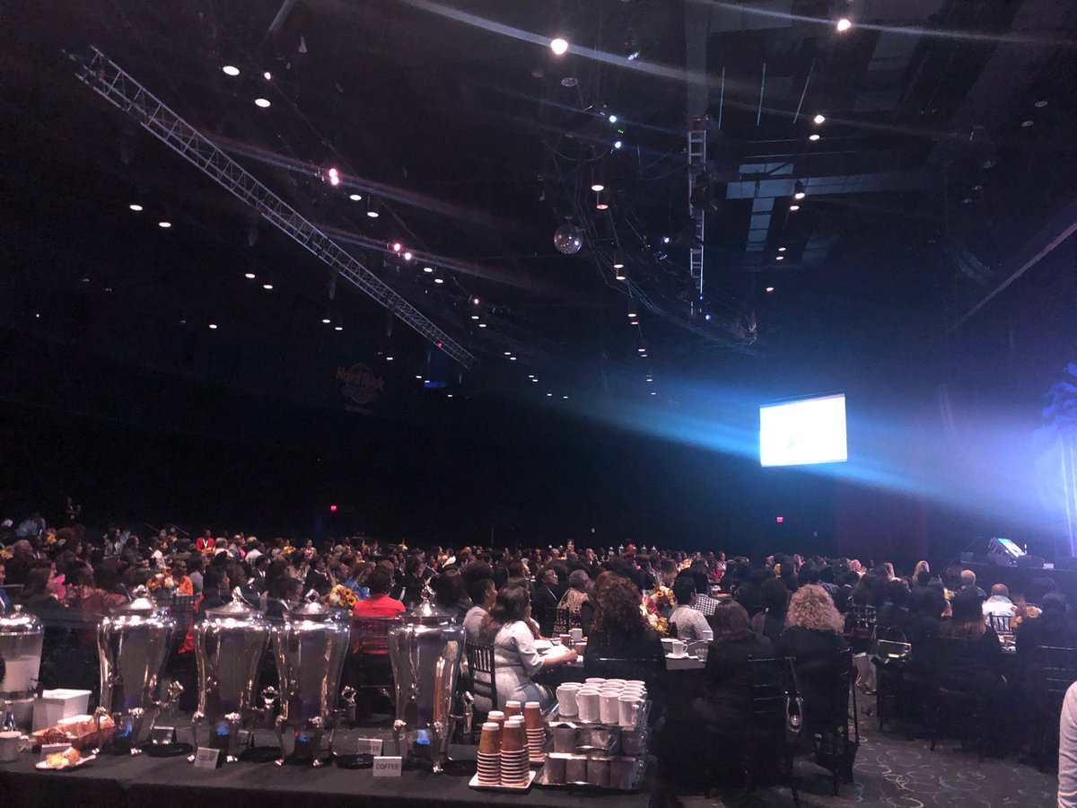 hop_angelique's tweet photo. Feeling #inspired @wocinpharma #crownyourself #thepowerofyou #wocip2019 https://t.co/DCfa8LZCBv