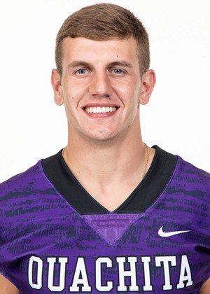 JustinAcri7's tweet photo. Across all divisions of football @OuachitaFB QB @Brayden7Brazeal's 78.1% completion rate is second to only @Joe_Burrow10 of LSU at 78.8%.  Pretty good company for these Tigers.  OBU (8-0) with a tough one in El Dorado today in vs SAU (7-1). @GACAthletics https://t.co/1uponwcw92