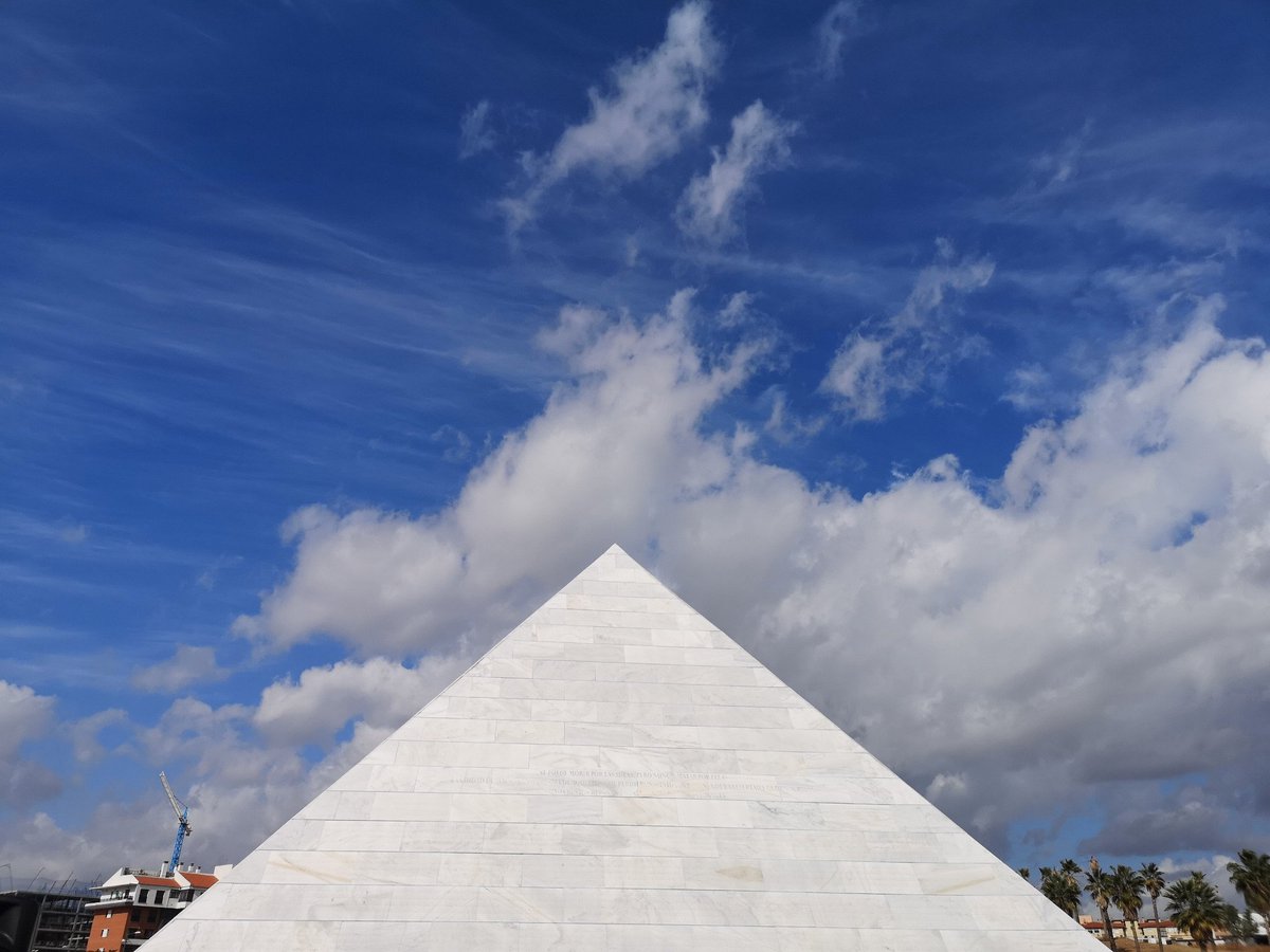 Esta mañana en el.Panteón del Cementerio #SanRafael junto a la Asociación de la Memoria Histórica Contra el Silencio y el Olvido de #Málaga y su presidente <a href="/morenobrenes/">Pedro Moreno Brenes</a>  seguimos pidiendo #VerdadJusticiaYReparación
