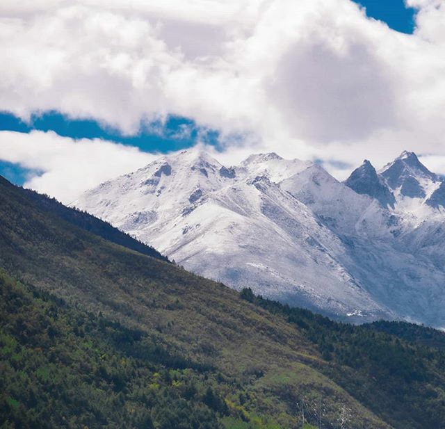EduardoCamarero's tweet photo. Día 3 - China
Viaje al Tibet. Camino espectacular subiendo carreteras por encima de los 4000 metros.
#Tagong #Kangding #China #landscapes #travel #instapic #picoftheday #wanderlust #tibet #mountains #travelasia https://t.co/aj7NmcNKmu https://t.co/e1XuoztODD