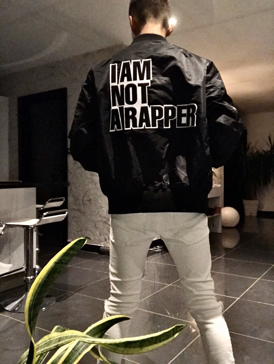 onitenlav's tweet image. #IAMNOTARAPPER