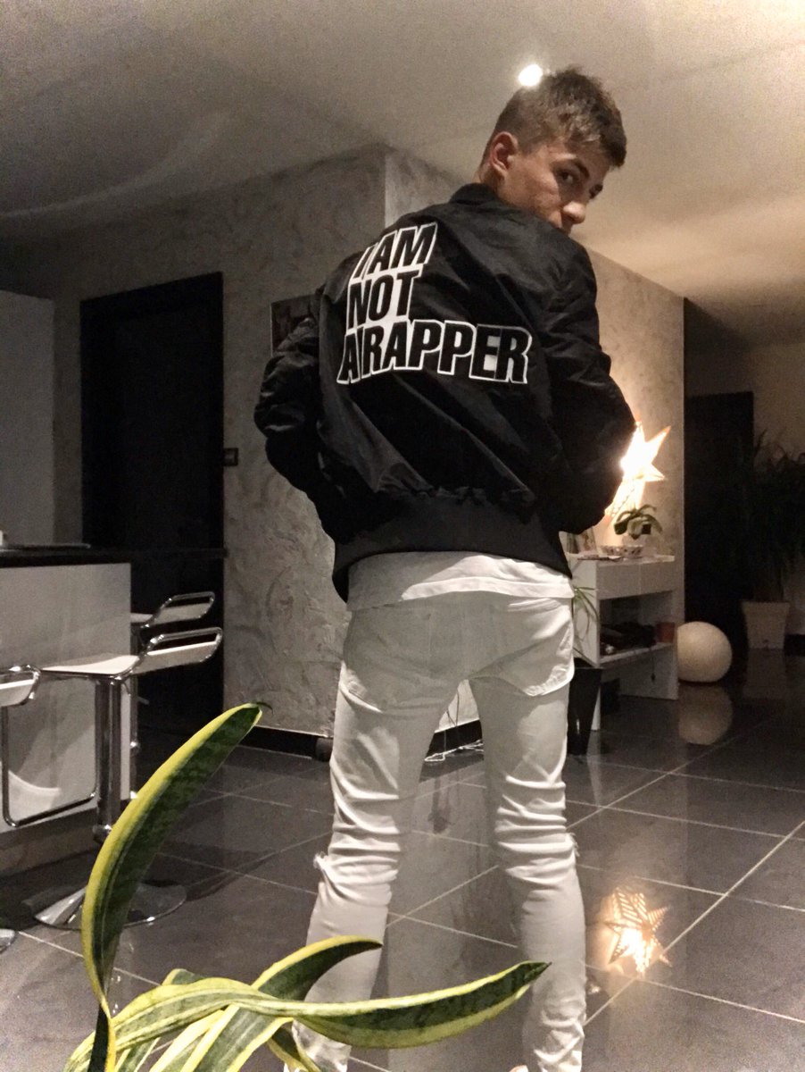 onitenlav's tweet image. #IAMNOTARAPPER
