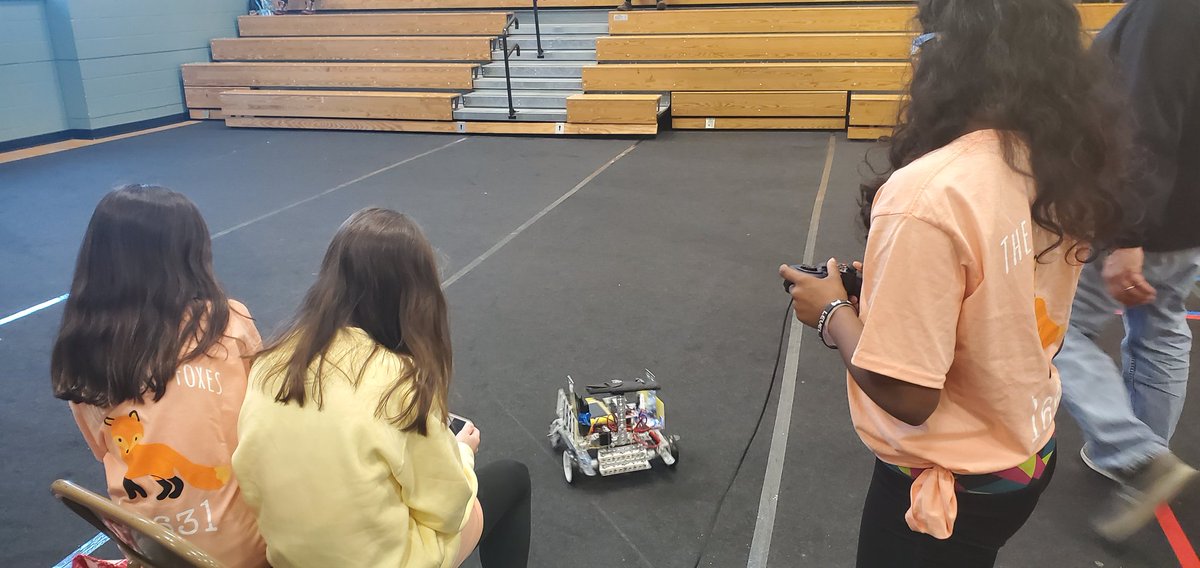 The Furious Foxes getting ready for the challenge <a href="/MaristSchool/">Marist School</a> <a href="/maristadmit_atl/">Admissions at Marist School</a> #FirstTechChallenge