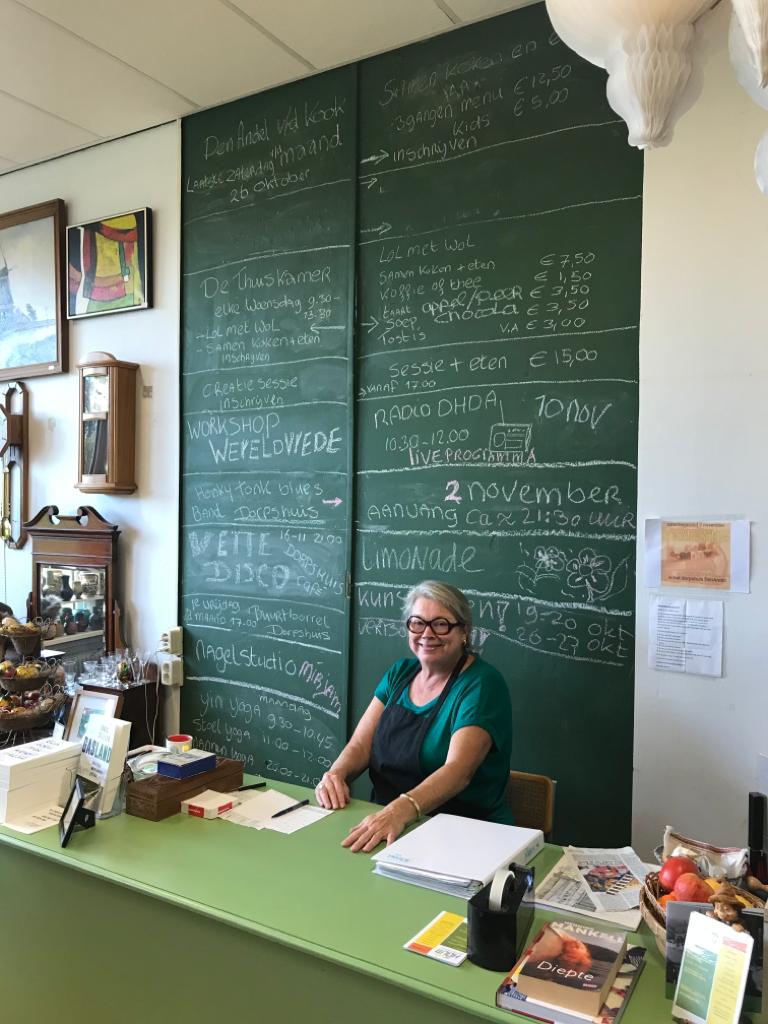 #Dorpshuizenexcursie draait op volle toeren! De Holm in Den Andel is voor 'leren, werken en zorgen'. #Dorpshuis Op Streek in #DenAndel voor het verenigingsleven en dorpsfeesten. De onderlinge afstemming is uitstekend.