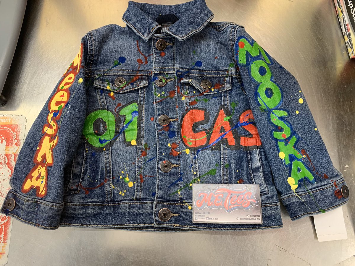 BigARTillery78's tweet photo. Y’all know how this goes.....
🎶 M I C K E YYYYYY M O U S E Come inside it’s fun inside! 🎶 Don’t act like y’all don’t be watching it.
🎨🔥 I wish I could find a jean jacket to fit my big ahhhh!
Mannnn y’all share this! #metees #customjacket https://t.co/MstlKRsxIT