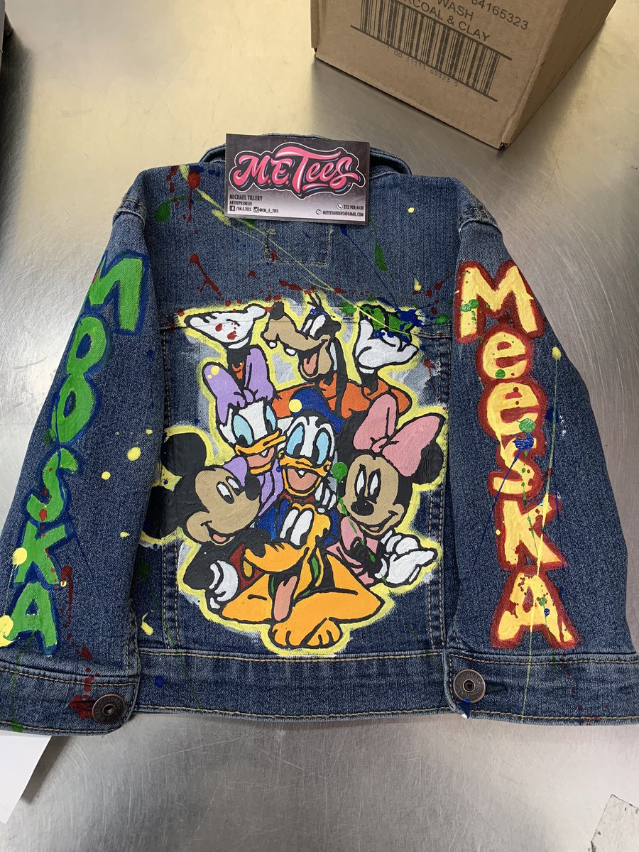 BigARTillery78's tweet photo. Y’all know how this goes.....
🎶 M I C K E YYYYYY M O U S E Come inside it’s fun inside! 🎶 Don’t act like y’all don’t be watching it.
🎨🔥 I wish I could find a jean jacket to fit my big ahhhh!
Mannnn y’all share this! #metees #customjacket https://t.co/MstlKRsxIT