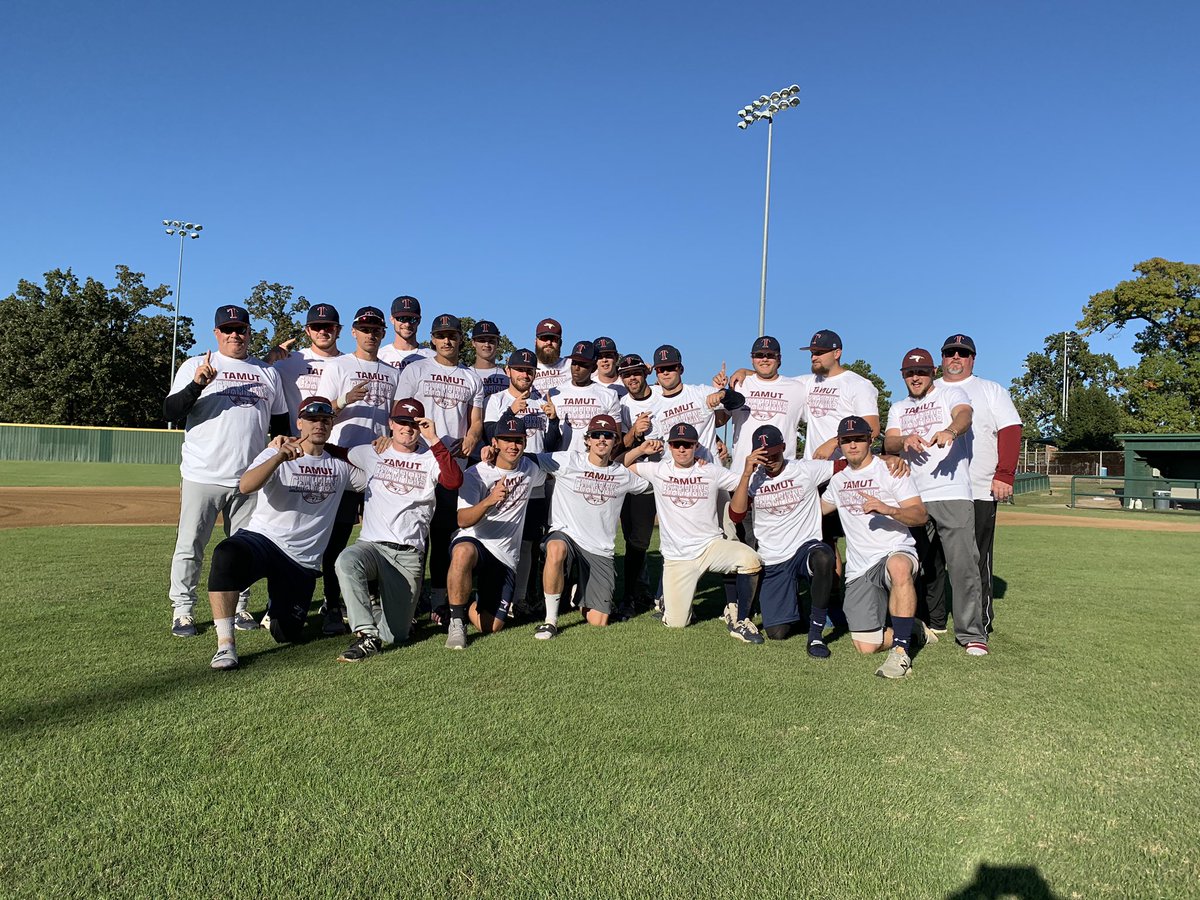 Congrats  to Team Navy on their 2019 Fall Classic Victory!  They defeated Team Camo 7-0 to take the series 3-1.
Co-MVP:  Cole Connolly(SR,RHP)
Co-MVP:  Mitchell Parks(FR,OF)