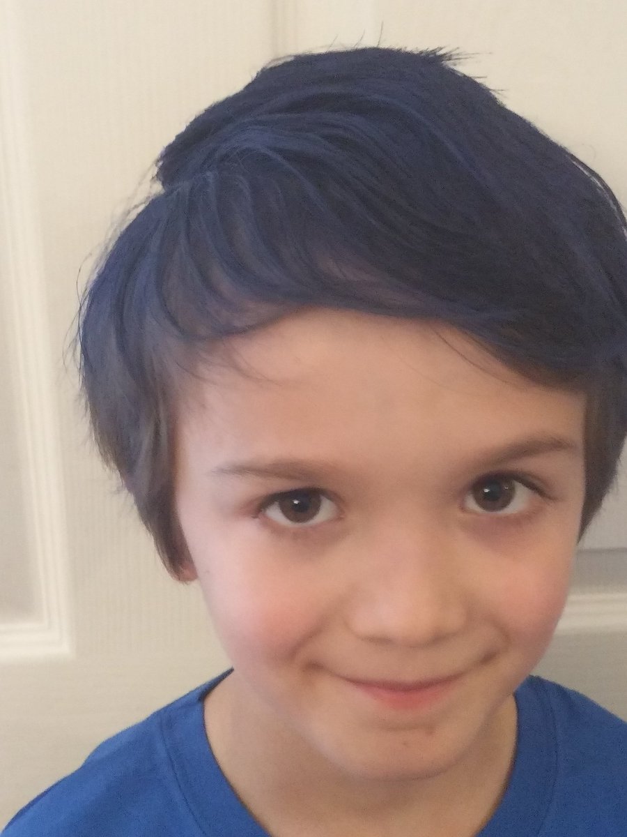 Pharmacist2nd's tweet photo. Excited son on the way to see his YouTube hero @dantdm https://t.co/otmUnbUviI