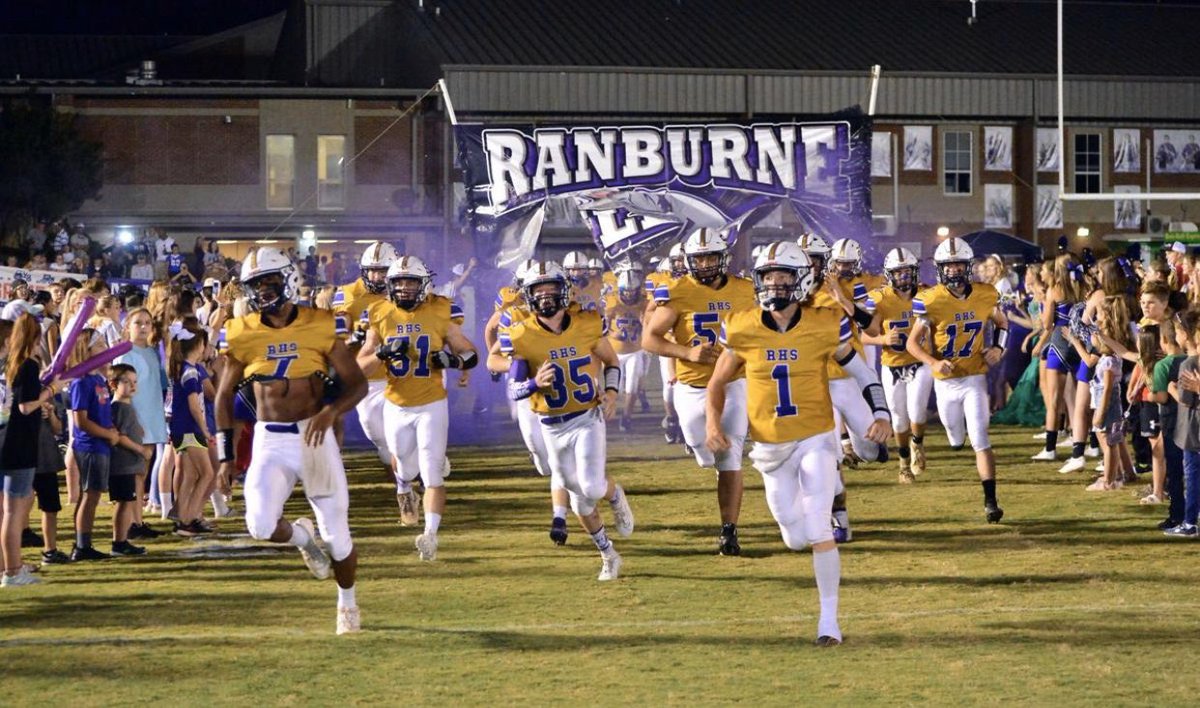 SeanPollard18's tweet photo. 9-1 finishing the regular season with my dogs😤🦍‼️ @DatDude70 @DexPreps @therealkwat @Yellowhammer247 @peyton_aldridge @247Sports @247recruiting @ischoolsports1 @TaylorJones__ @JC_Caudle @justamom48XOS @RanburneATHL https://t.co/9Hw4fJXZjo