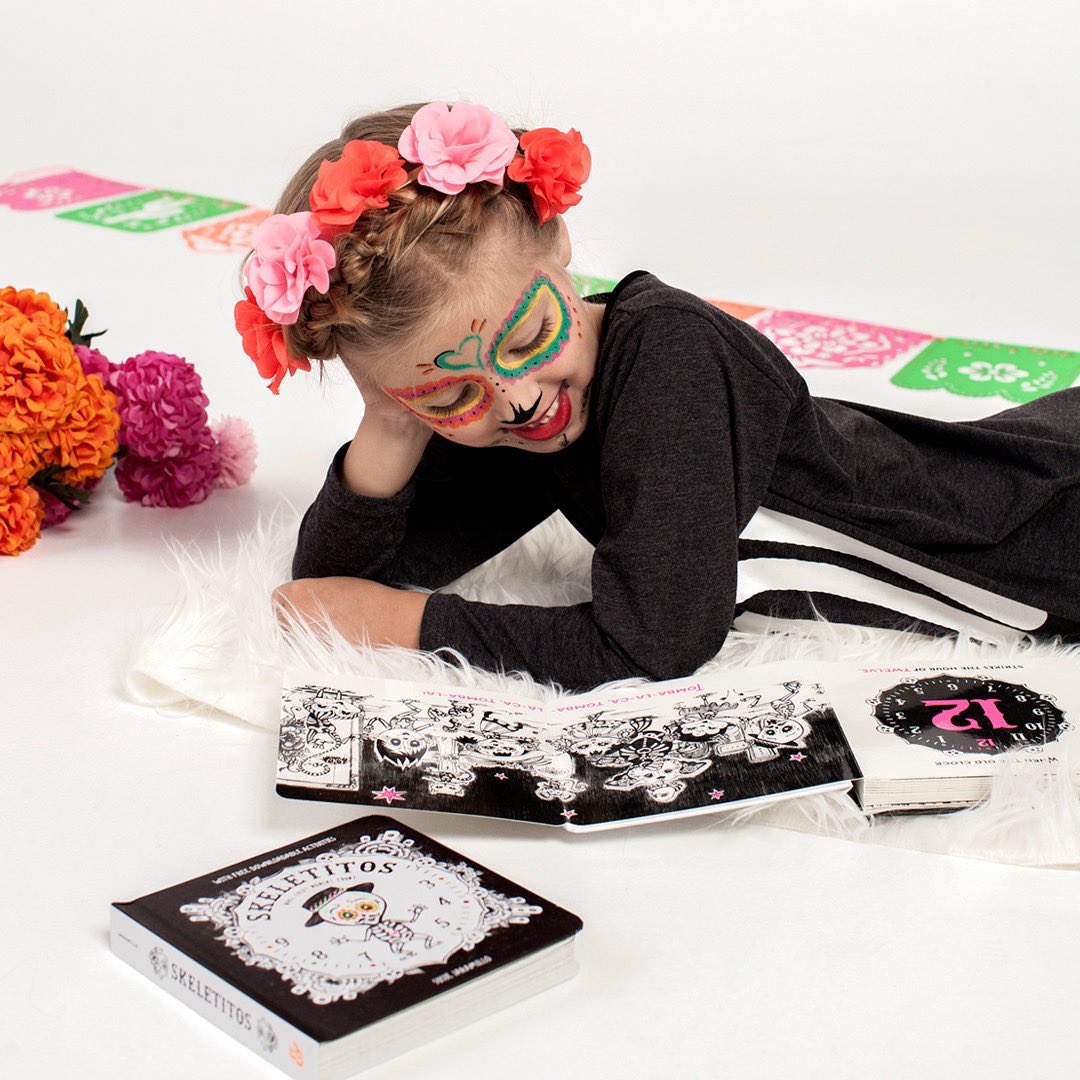 skeletitos's tweet photo. "Mexican people have a way of being close to death, with humor, eloquence, mysticism, sorrow, and style”. 
- @sujaramillo, Skeletitos Author. 🖤
Celebrate with us!
💀
Visit: https://t.co/bApBSLlStl
https://t.co/dgGx96VcPp
https://t.co/dJBhBs9FmQ

#díademuertos #dayofthedead https://t.co/V1jwlrYUOH