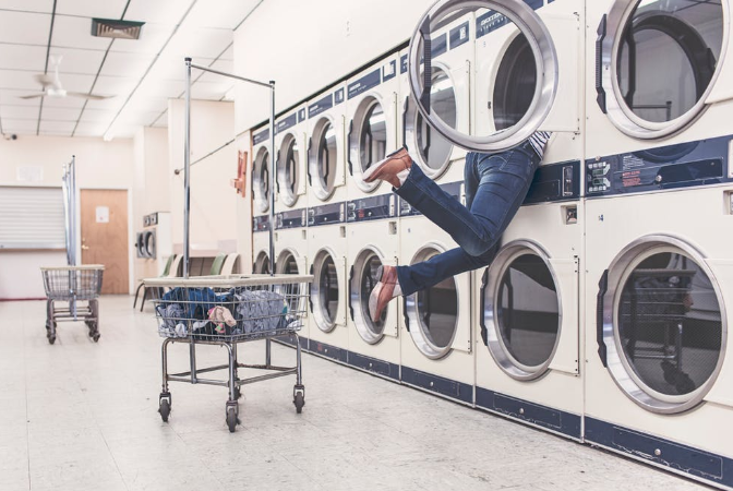 eco_305's tweet photo. About 90% of the energy used by the washing machine during laundry goes towards heating the water. Using cold water to wash some of your clothes eliminates this energy and the planet happy! This can be as easy as switching to cool water.

#savetheearthsaturday

@eco_305 https://t.co/ukTpuwv8Ej
